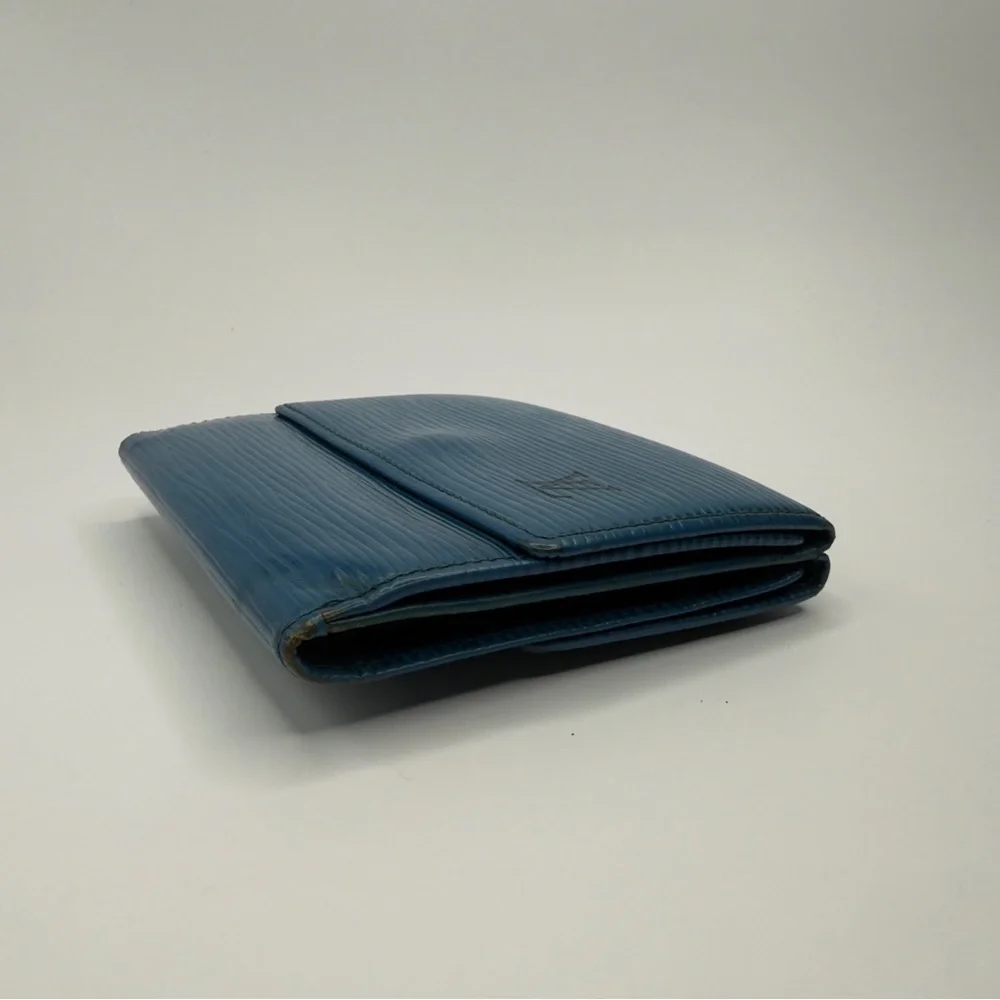 Louis Vuitton Blue Epi Leather Tri-Fold Wallet | Unisex | Pre-Owned |